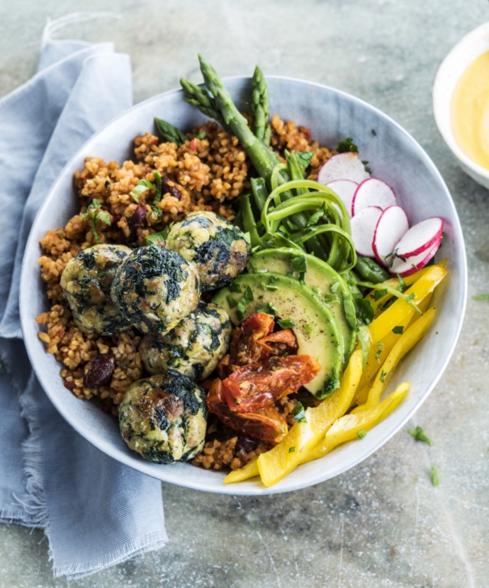 bulgur buddha bowl | salade met groenteballetjes en bulgur tomato & beans | cook & create